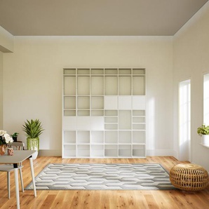 Bücherregal Weiß - Modernes Regal für Bücher: Türen in Weiß - 233 x 252 x 34 cm, Individuell konfigurierbar