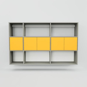 Hängeschrank Weiß - Moderner Wandschrank: Türen in Gelb - 190 x 117 x 34 cm, konfigurierbar