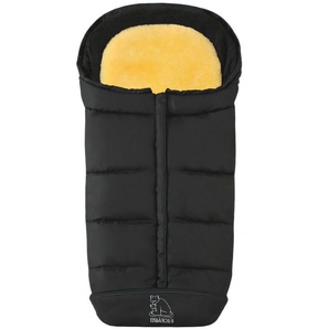 Heitmann Felle Fußsack Eisbärchen - Komfort 2 in 1 Lammfell Winterfußsack - Premium Qualität, mit Lammfell-Einlage, für Kinderwagen und Buggy, waschbar