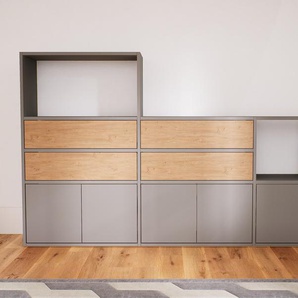 Kommode Grau - Lowboard: Schubladen in Eiche & Türen in Grau - Hochwertige Materialien - 190 x 117 x 34 cm, konfigurierbar