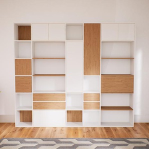 Wohnwand Weiß - Individuelle Designer-Regalwand: Schubladen in Eiche & Türen in Weiß - Hochwertige Materialien - 267 x 232 x 34 cm, Konfigurator